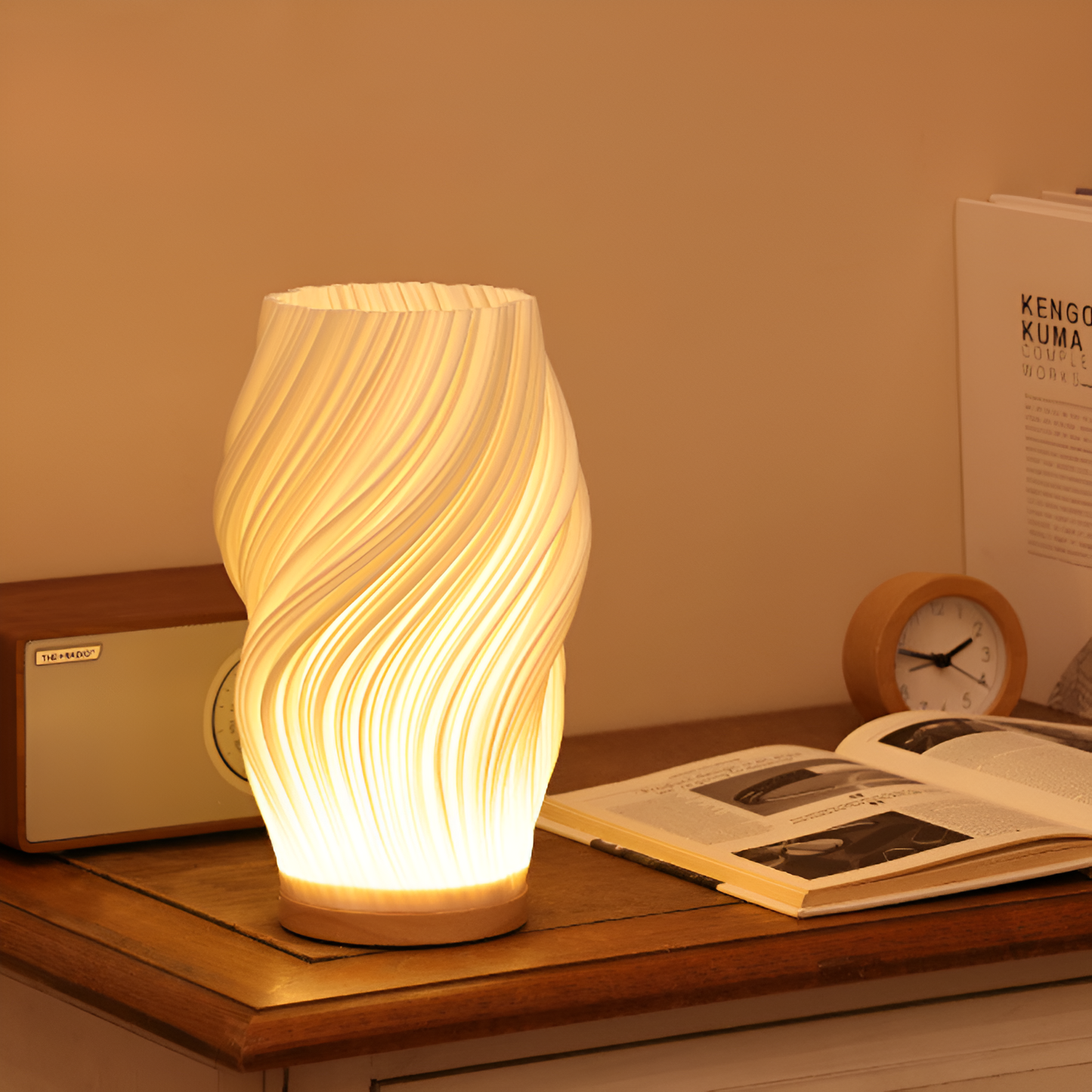 DreamWave - Moderne cremefarbene 3D-Wellenlampe mit elegantem Metallsockel