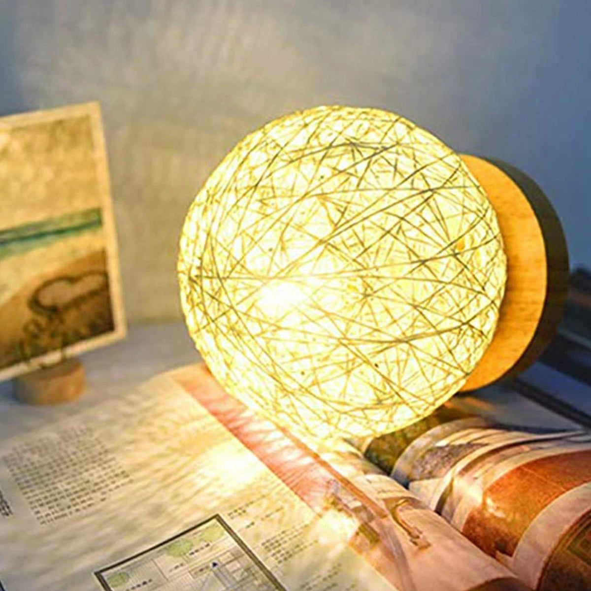 MoonLuxe | Handgefertigte dimmbare Rattan-Tischlampe